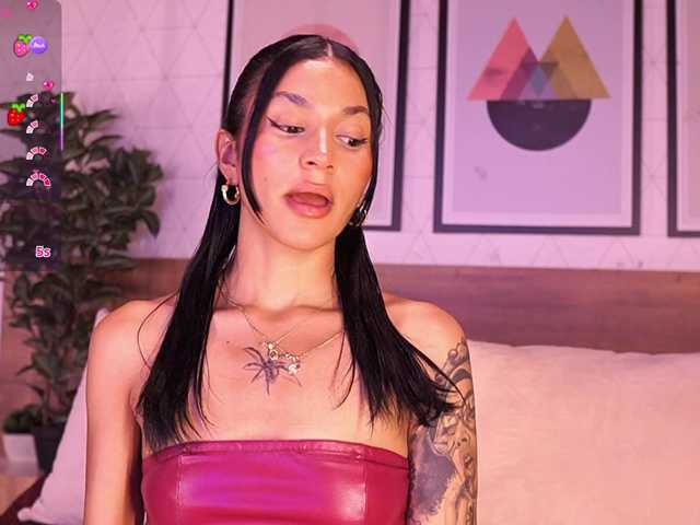 LunaRuso's BongaCams show and profile