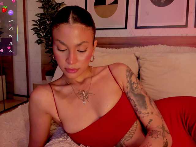 LunaRuso's BongaCams show and profile