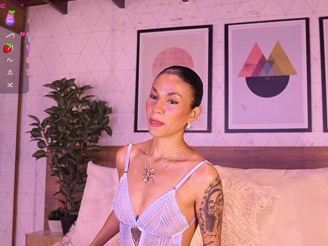 LunaRuso's BongaCams show and profile