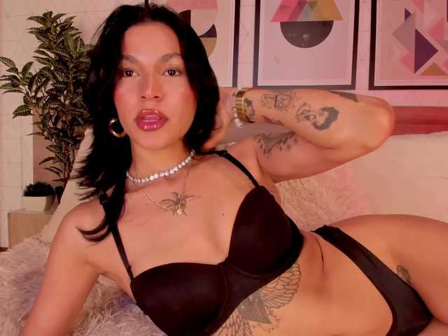 LunaRuso's BongaCams show and profile