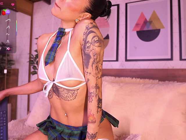 LunaRuso's BongaCams show and profile