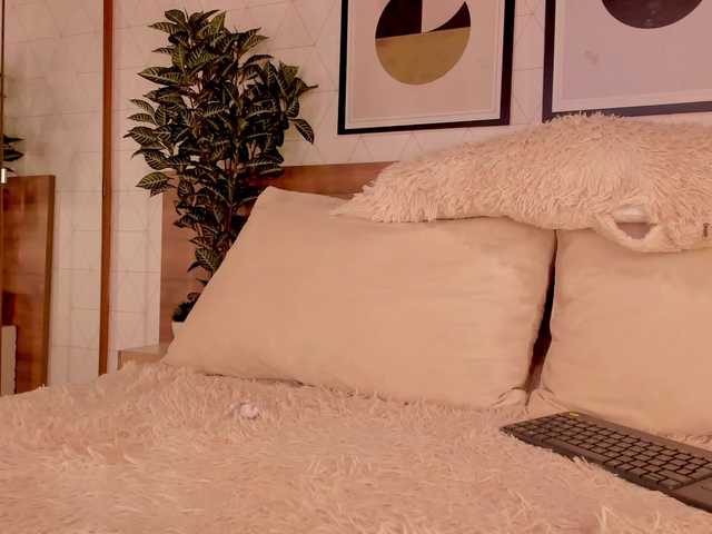 LunaRuso's BongaCams show and profile