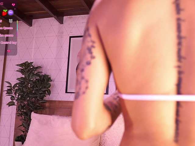 LunaRuso's BongaCams show and profile