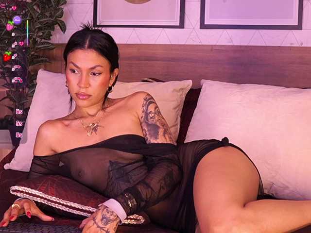LunaRuso's BongaCams show and profile