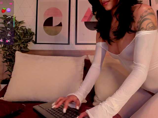 LunaRuso's BongaCams show and profile