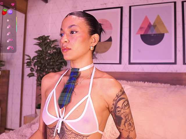 LunaRuso's BongaCams show and profile