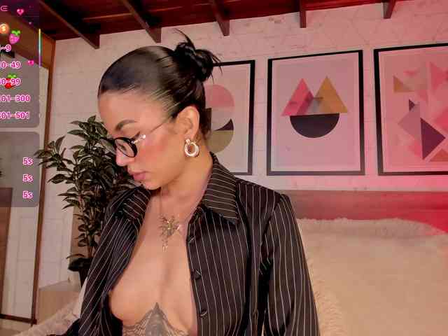 LunaRuso Live Webcam on BongaCams