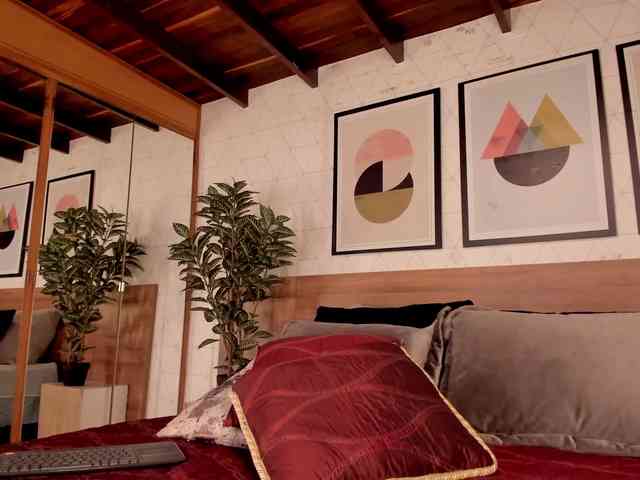 LunaRuso webcam