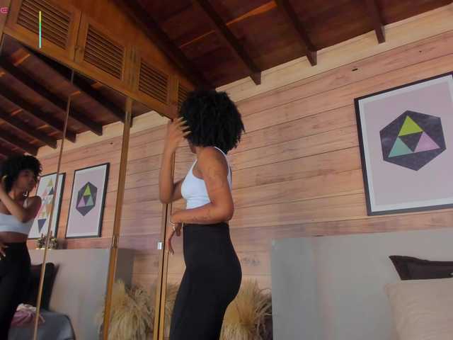 AriaFoster's BongaCams show and profile