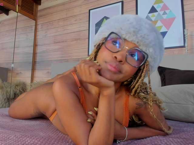 AriaFoster's BongaCams show and profile