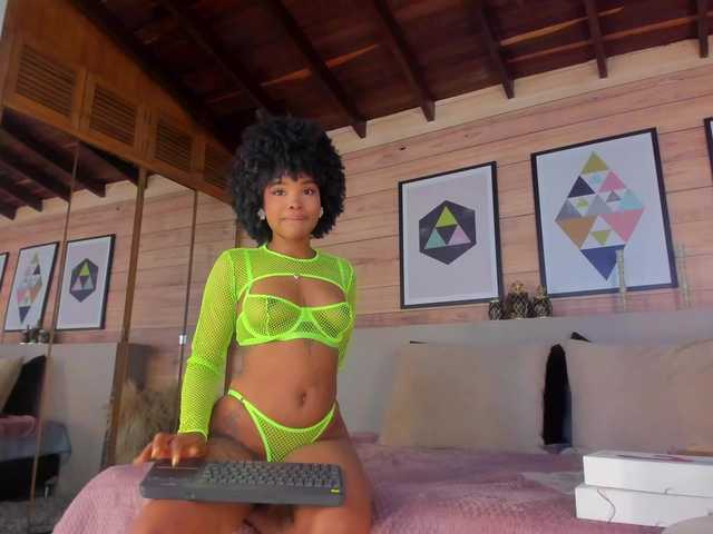 AriaFoster's BongaCams show and profile