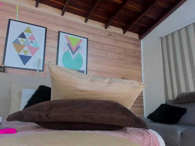 AriaFoster's BongaCams show and profile