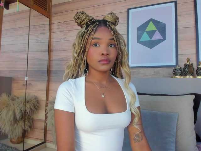 AriaFoster's BongaCams show and profile