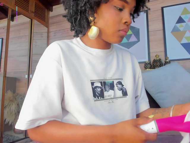 AriaFoster's BongaCams show and profile