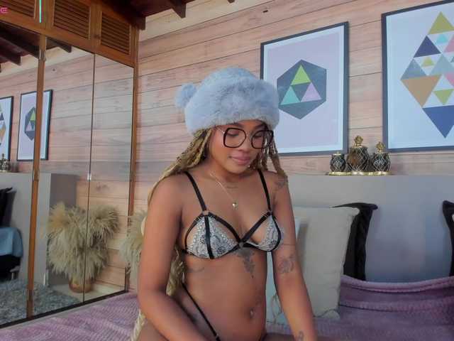 AriaFoster's BongaCams show and profile