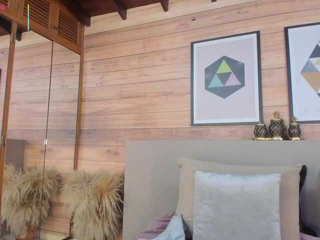 AriaFoster's BongaCams show and profile