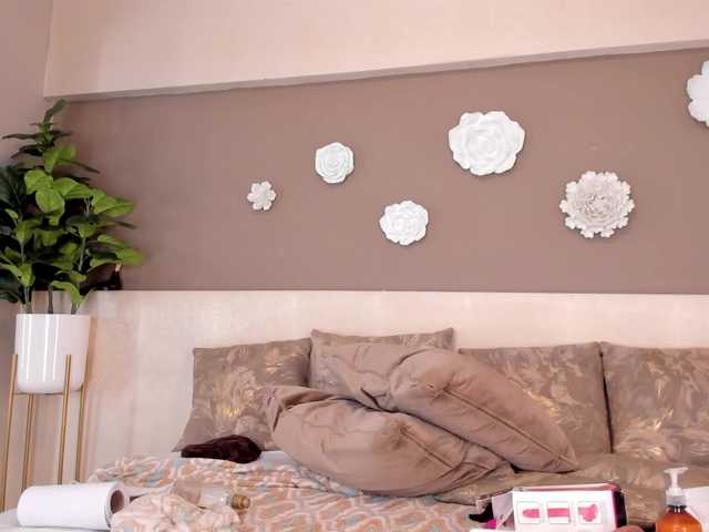 AriaFoster's BongaCams show and profile