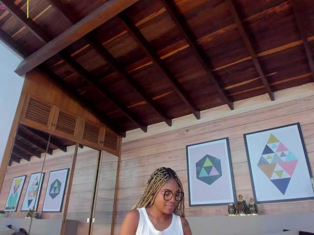 AriaFoster's BongaCams show and profile