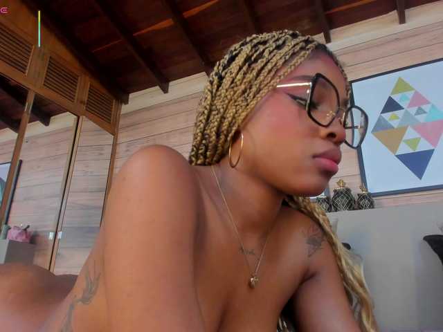 AriaFoster's BongaCams show and profile