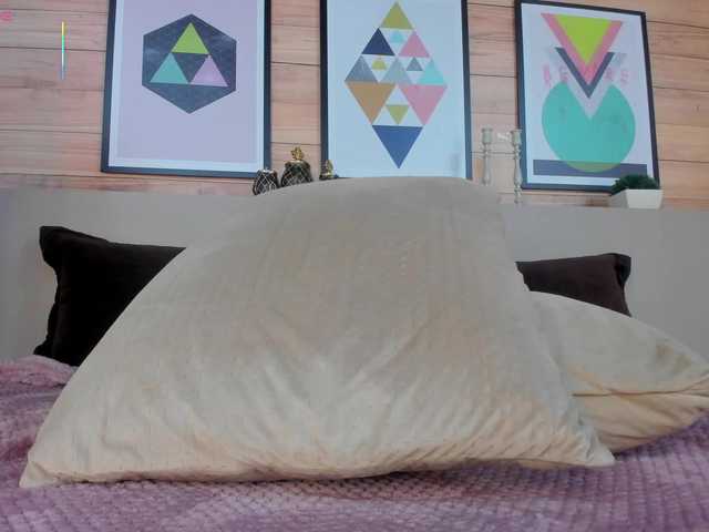 AriaFoster's BongaCams show and profile