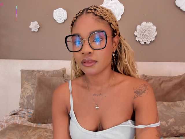 AriaFoster's BongaCams show and profile