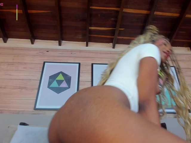 AriaFoster's BongaCams show and profile