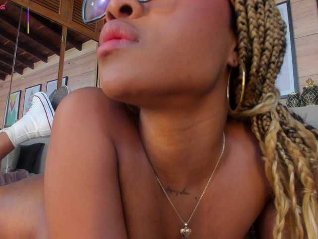 AriaFoster's BongaCams show and profile