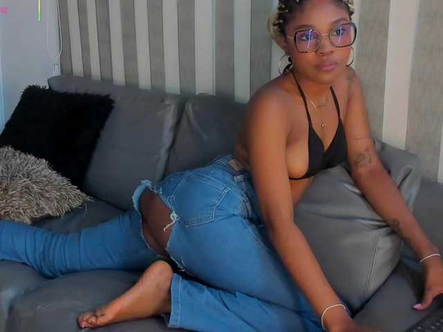 AriaFoster's BongaCams show and profile