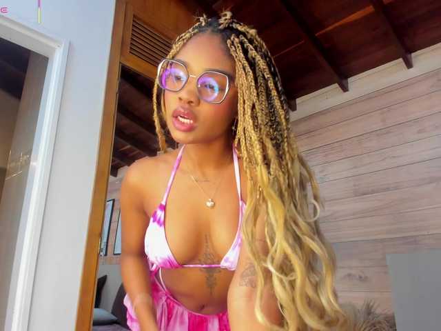 AriaFoster's BongaCams show and profile