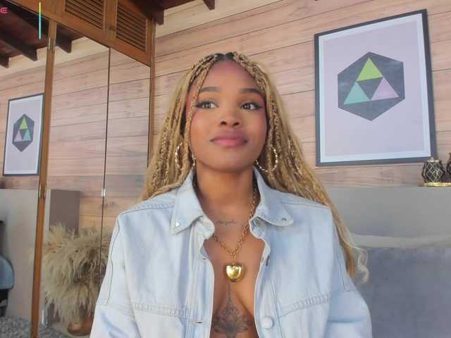 AriaFoster's BongaCams show and profile