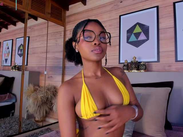 AriaFoster's BongaCams show and profile