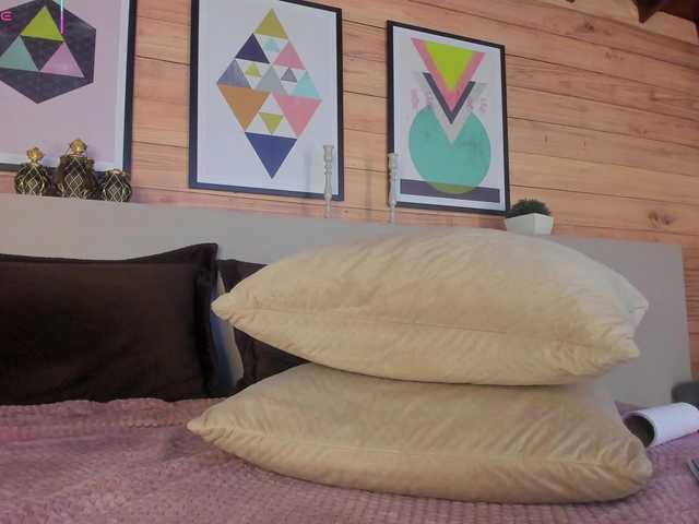 AriaFoster's BongaCams show and profile