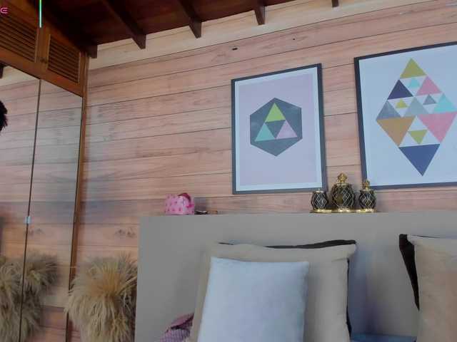 AriaFoster's BongaCams show and profile