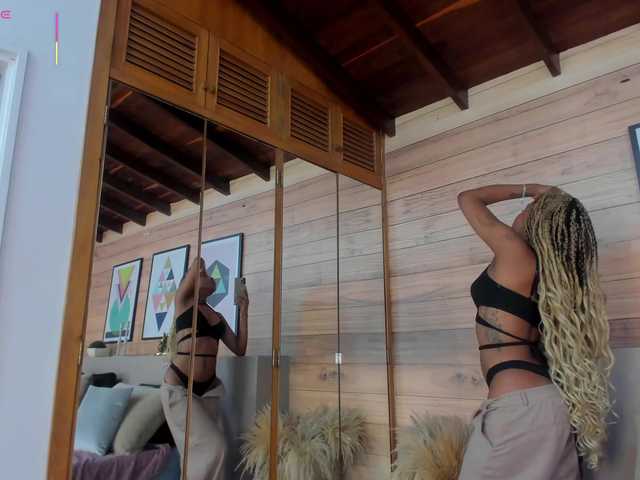 AriaFoster's BongaCams show and profile