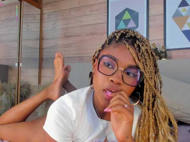 AriaFoster's BongaCams show and profile