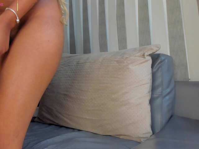 AriaFoster's BongaCams show and profile