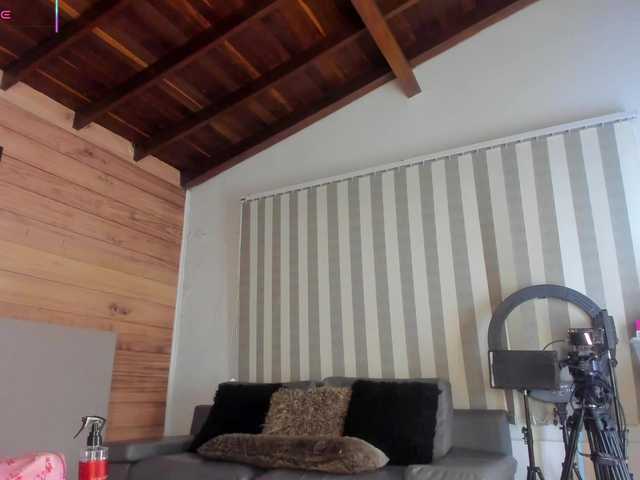 AriaFoster's BongaCams show and profile