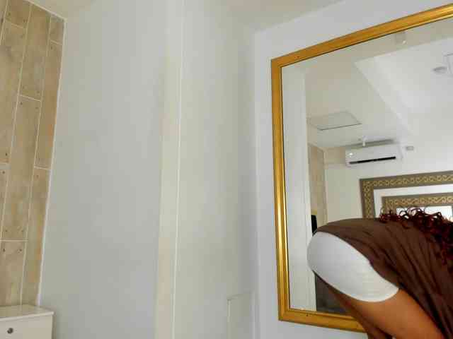 AriaFoster webcam