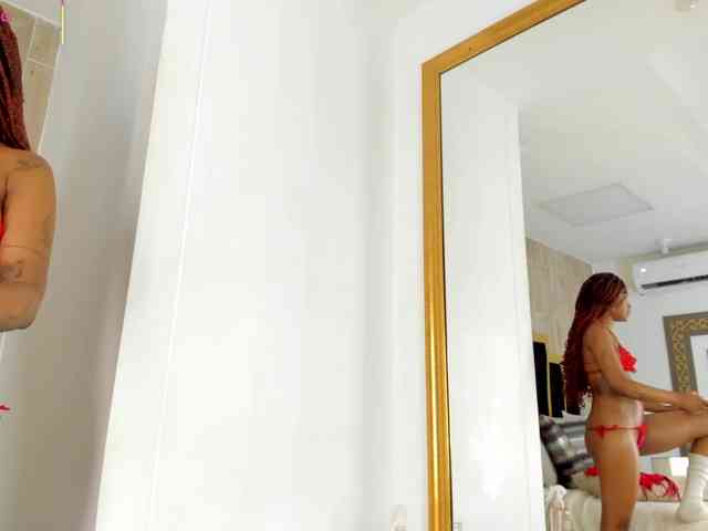 AriaFoster webcam