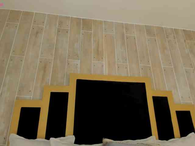 AriaFoster webcam