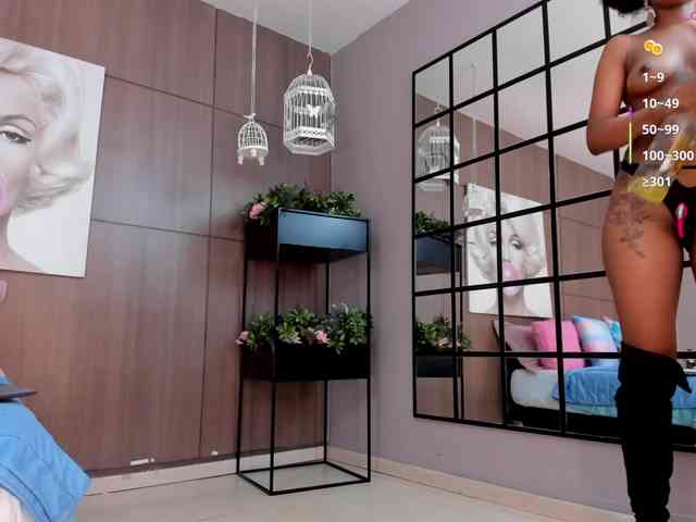 AriaFoster webcam