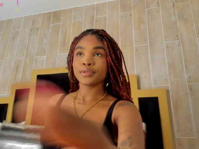 AriaFoster webcam