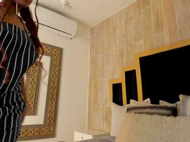 AriaFoster webcam