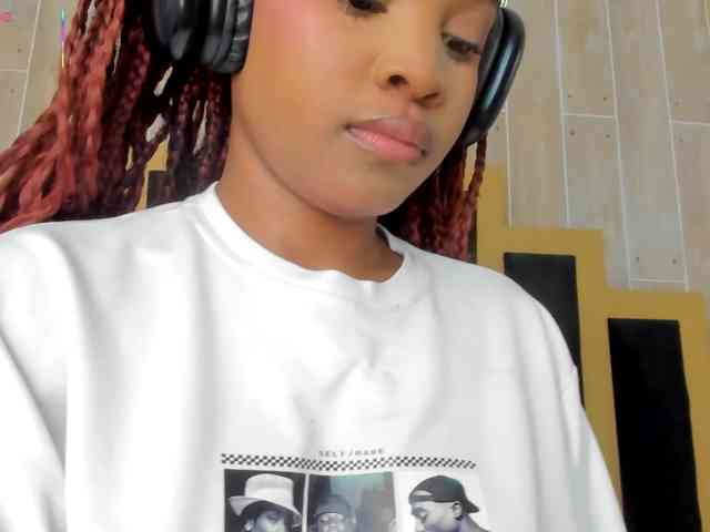AriaFoster webcam