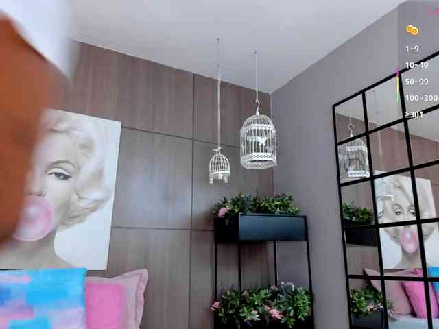 AriaFoster webcam