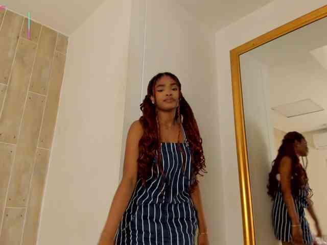 AriaFoster webcam