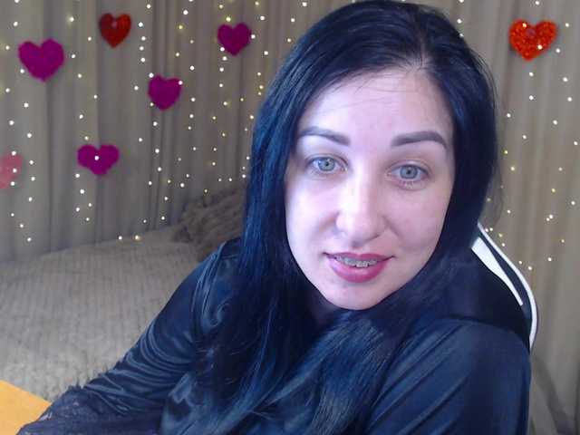 le modèle JillStevens est en webcam porno dans un show sur le site bongacams, il possède les tags suivants: White/Caucasian,Brunette,Shaved
