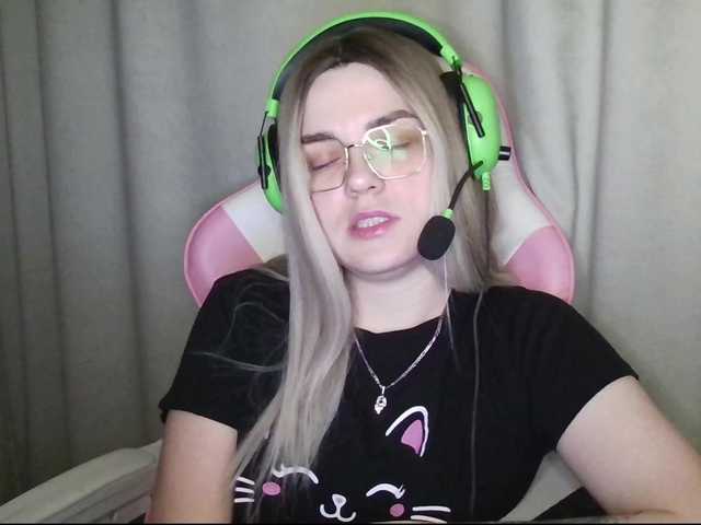 RuthSimp's BongaCams show and profile