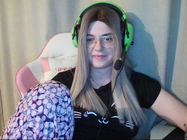 RuthSimp's BongaCams show and profile