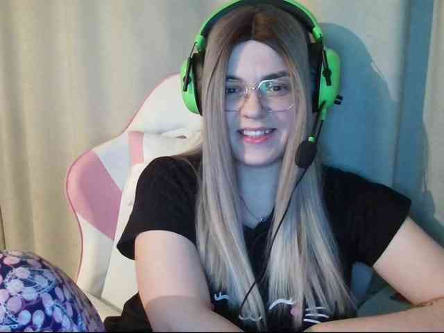 RuthSimp webcam